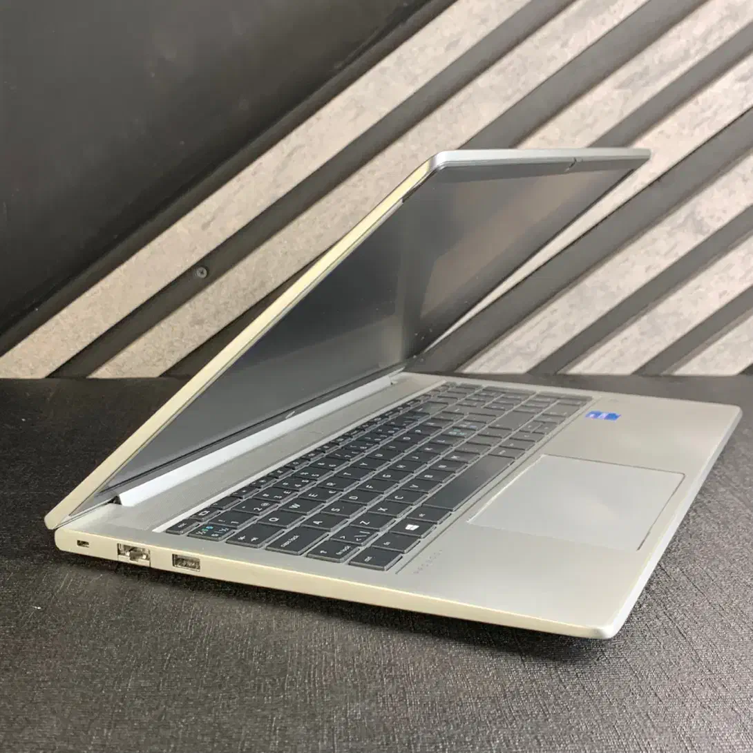 لپتاپ اچ پی ۱۵ اینچ نسل ۱۱ hp 450 g8|رایانه همراه|تهران, فلسطین (میدان انقلاب)|دیوار