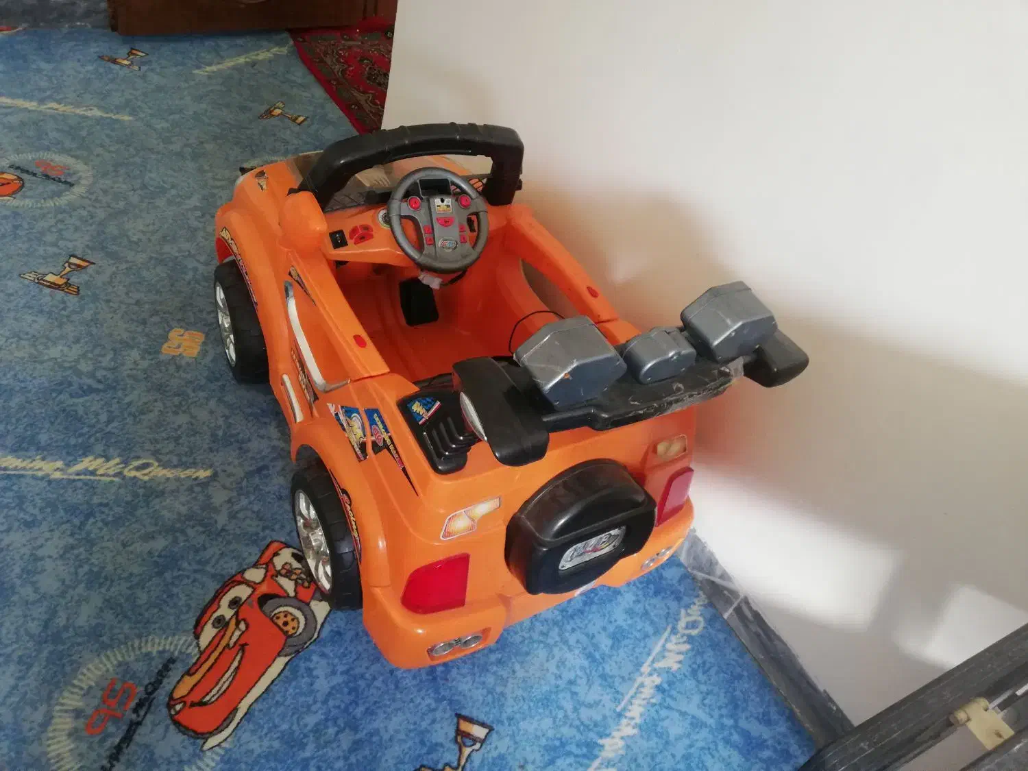 ماشین شارژی|اسباب‌بازی بچه|چغادک, |دیوار