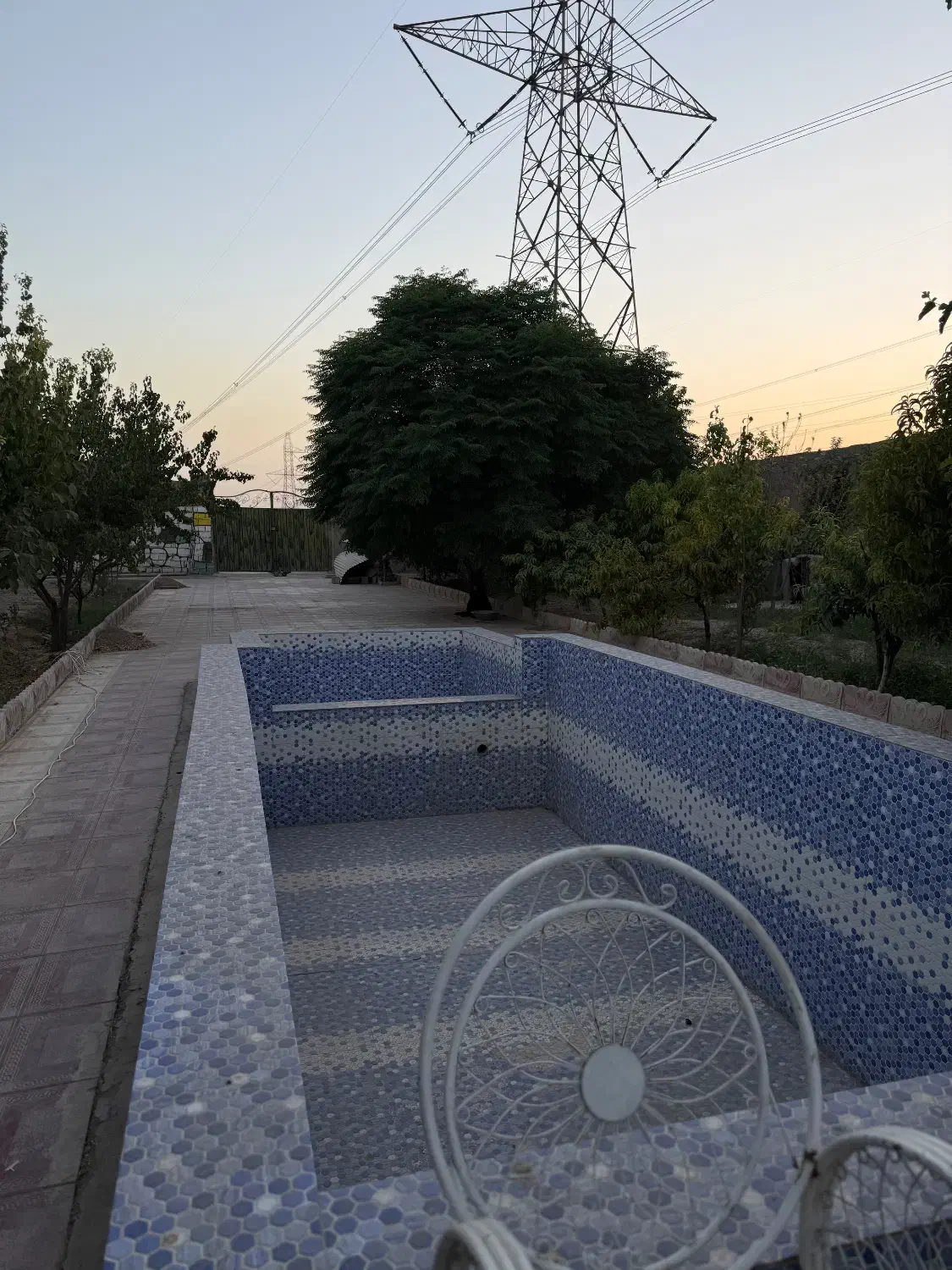 باغ ۱۰۰۰ متری با درختان بارده و خانه تمیز|فروش خانه و ویلا|رباط‌کریم, کیکاور|دیوار