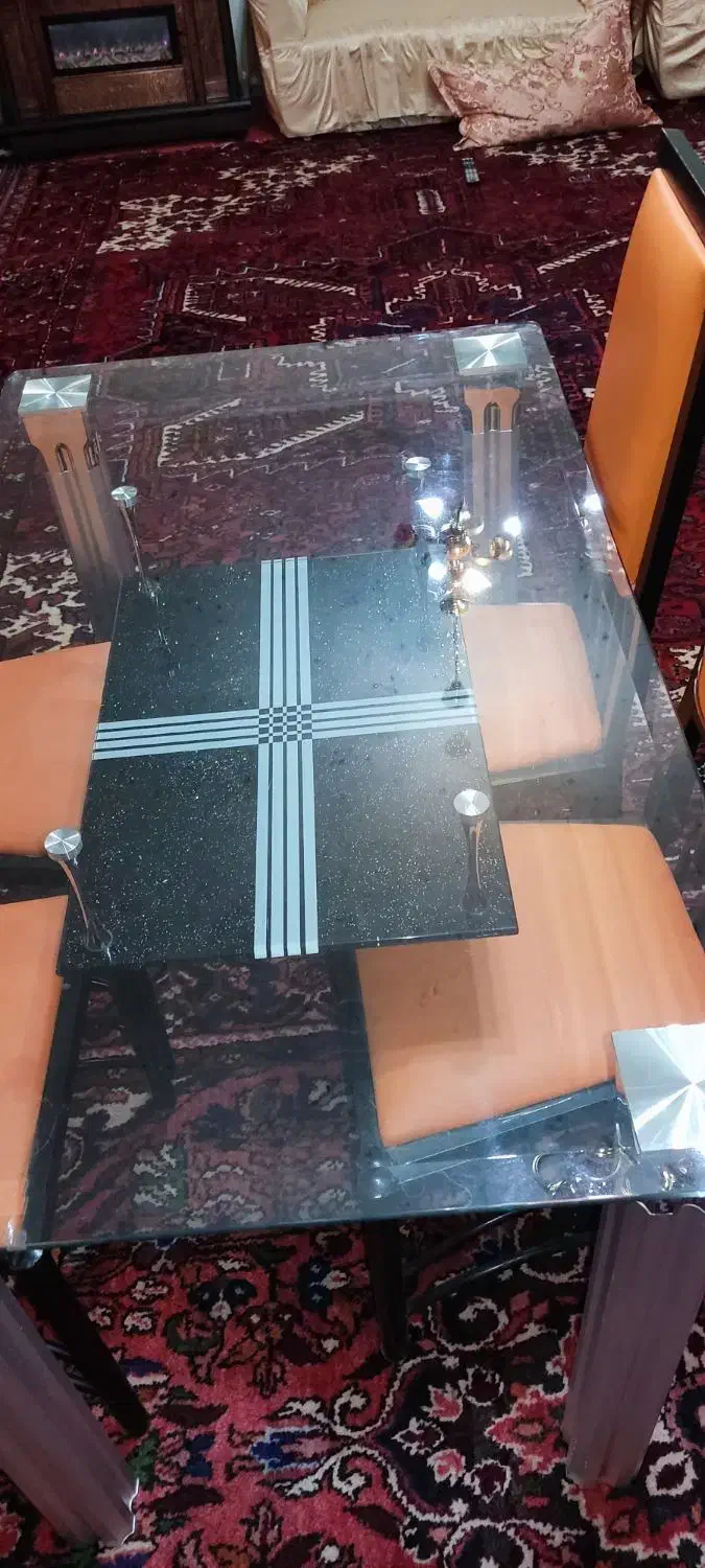 میز غذاخواخوری ۴نفره|میز و صندلی غذاخوری|مراغه, |دیوار