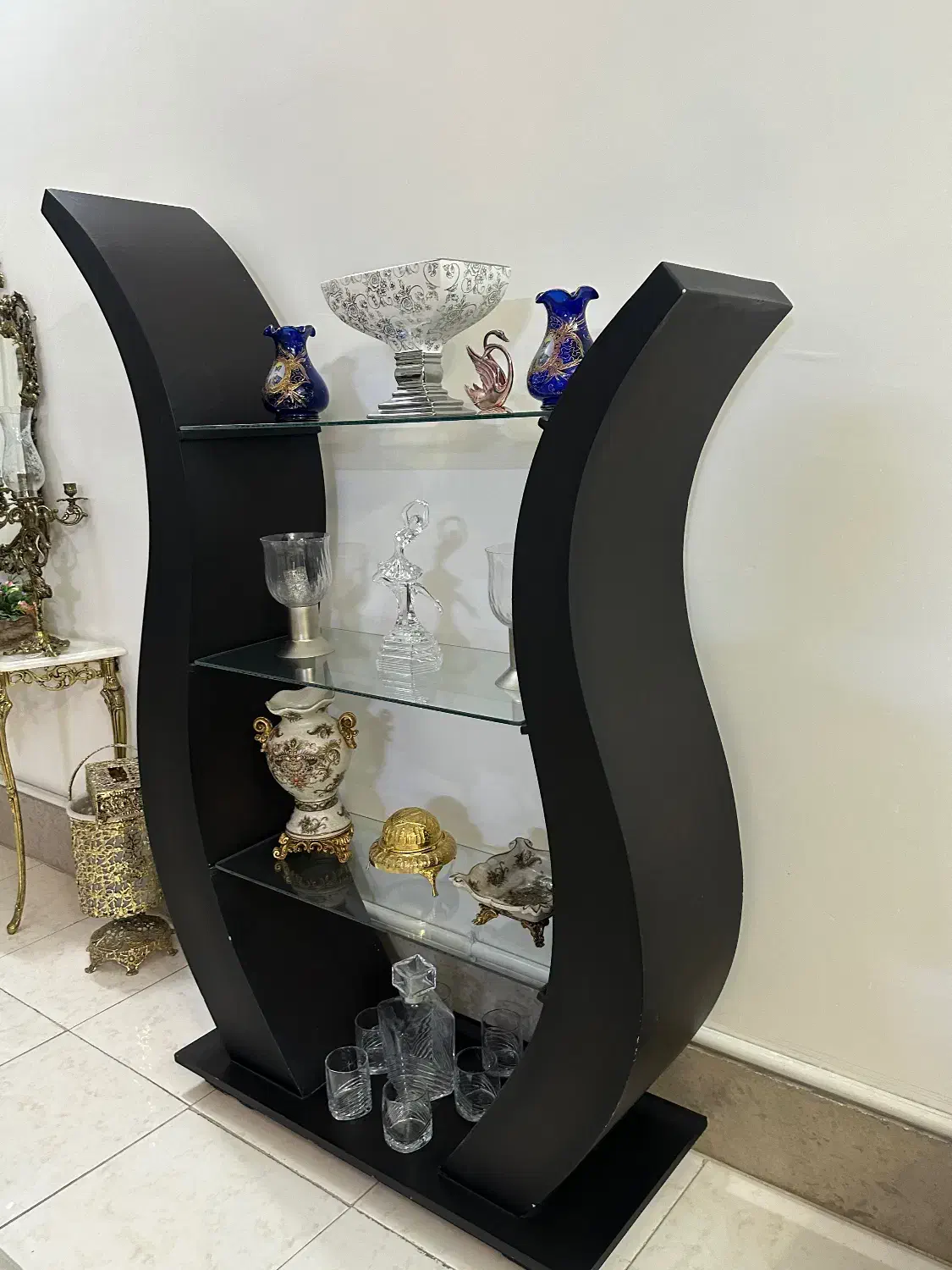 بوفه لوکس و زیبا در حد نو|بوفه، ویترین، کنسول|تاکستان, |دیوار