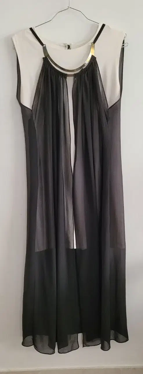 لباس مجلسی|لباس|رباط‌کریم, رباط‌کریم|دیوار