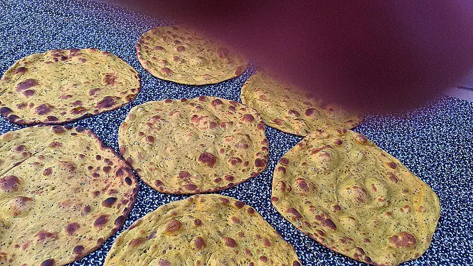 تافتون|خوردنی و آشامیدنی|نیشابور, بنیاد شهید|دیوار