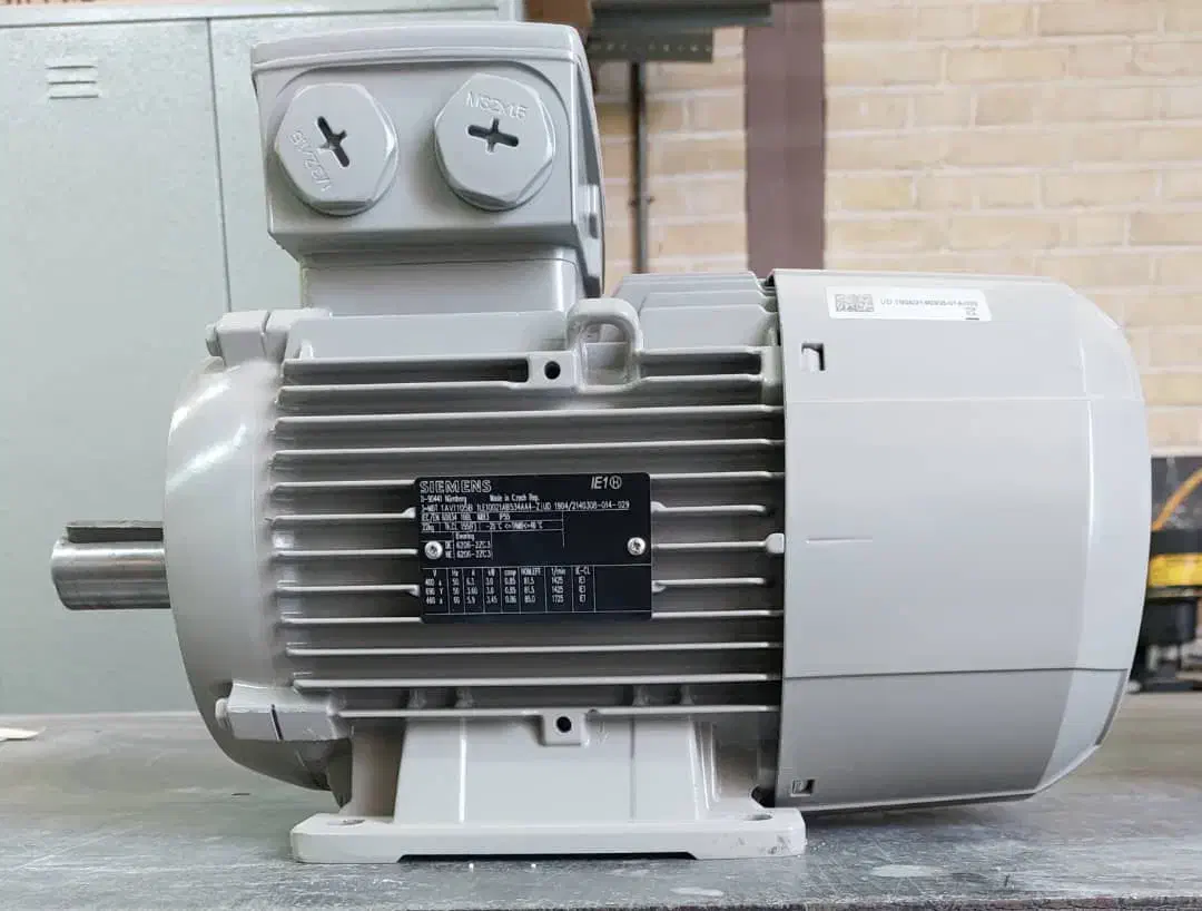 الکترو موتور زیمنس۵.۵ و ۳ کیلو وات|ماشین‌آلات صنعتی|تهران, لاله زار|دیوار