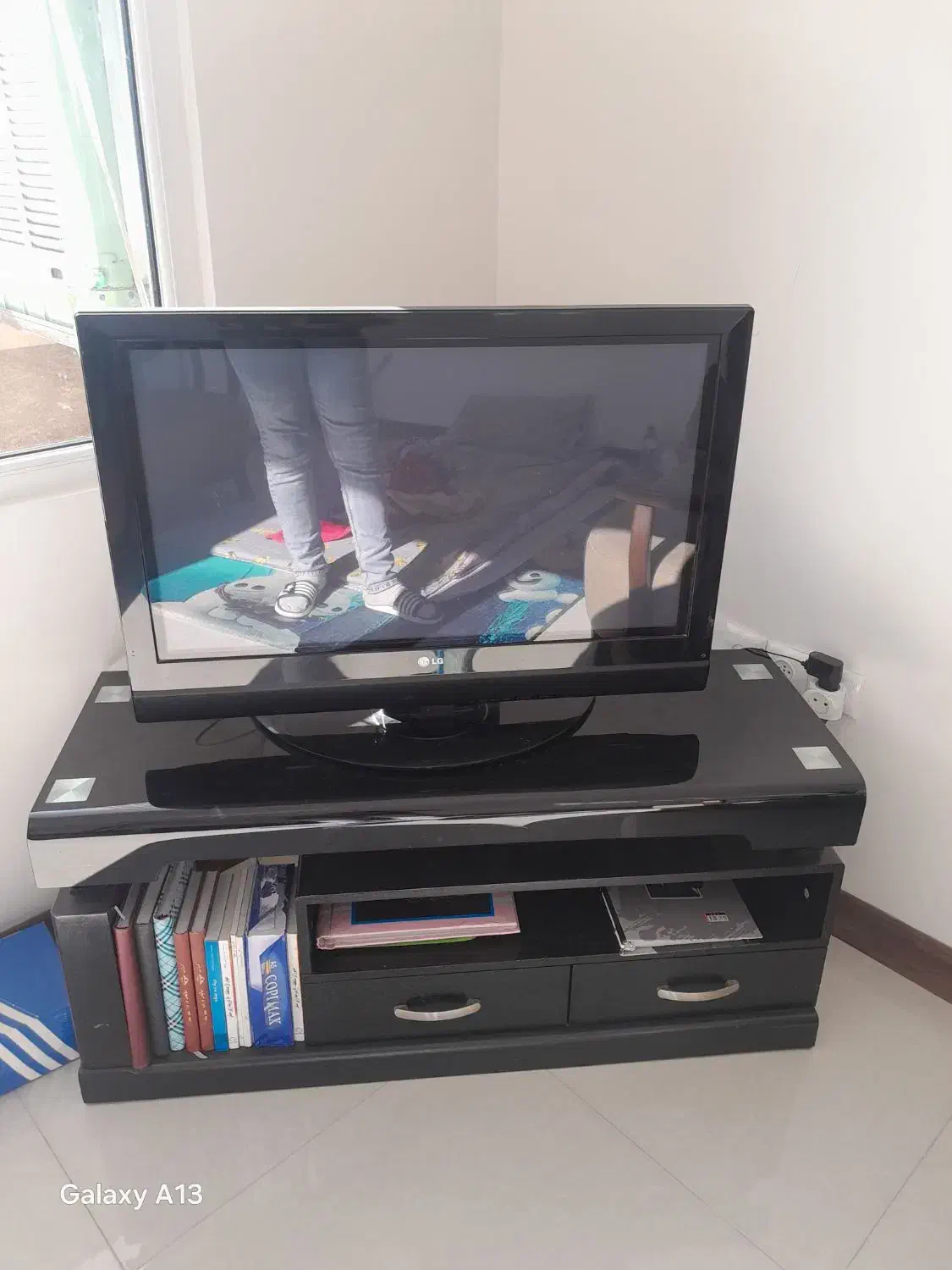 تلویزیون و میز وباند و ساب|تلویزیون و پروژکتور|گرمدره, |دیوار