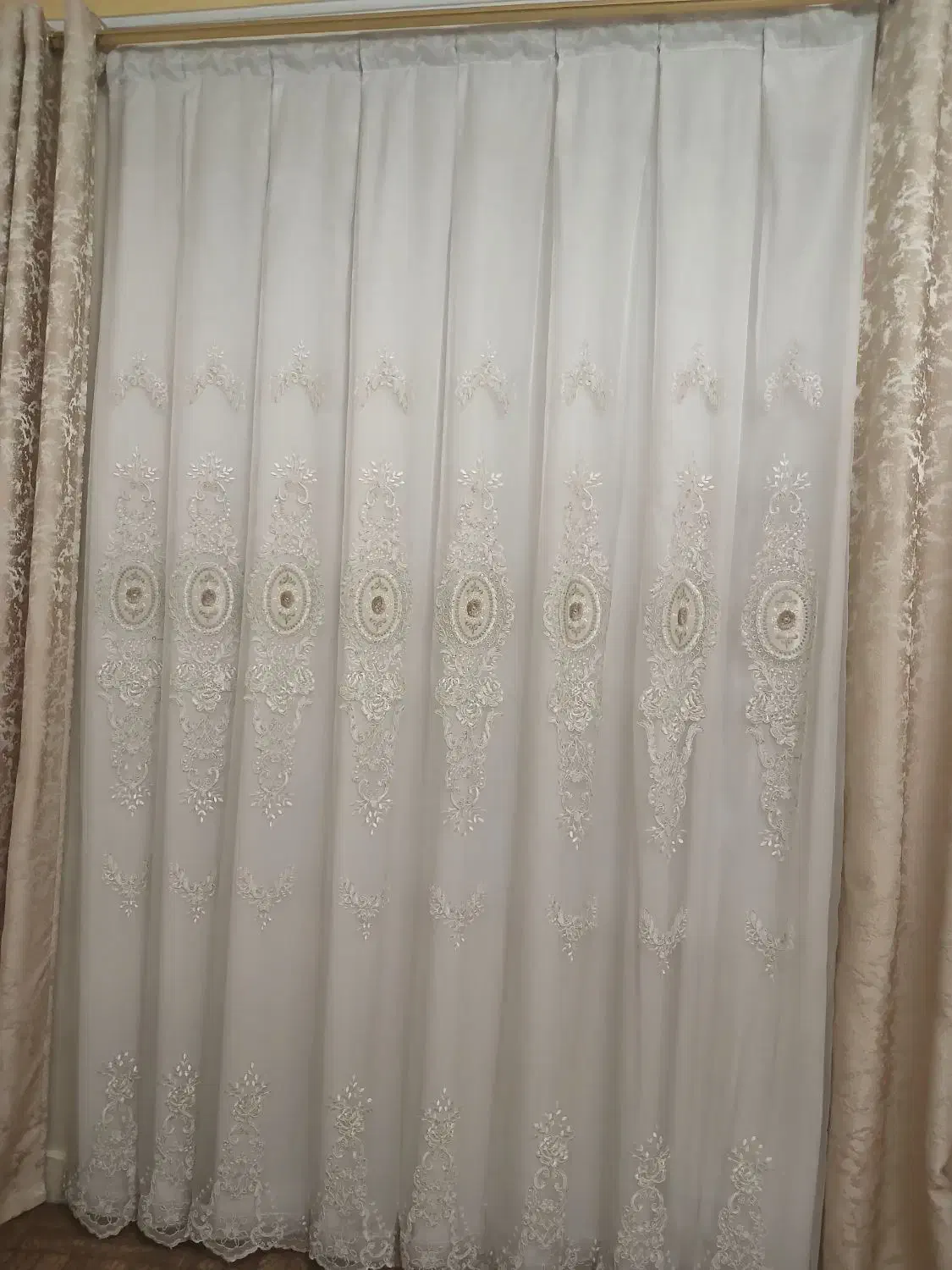 پرده|پرده، رانر، رومیزی|قدس, شهرقدس|دیوار