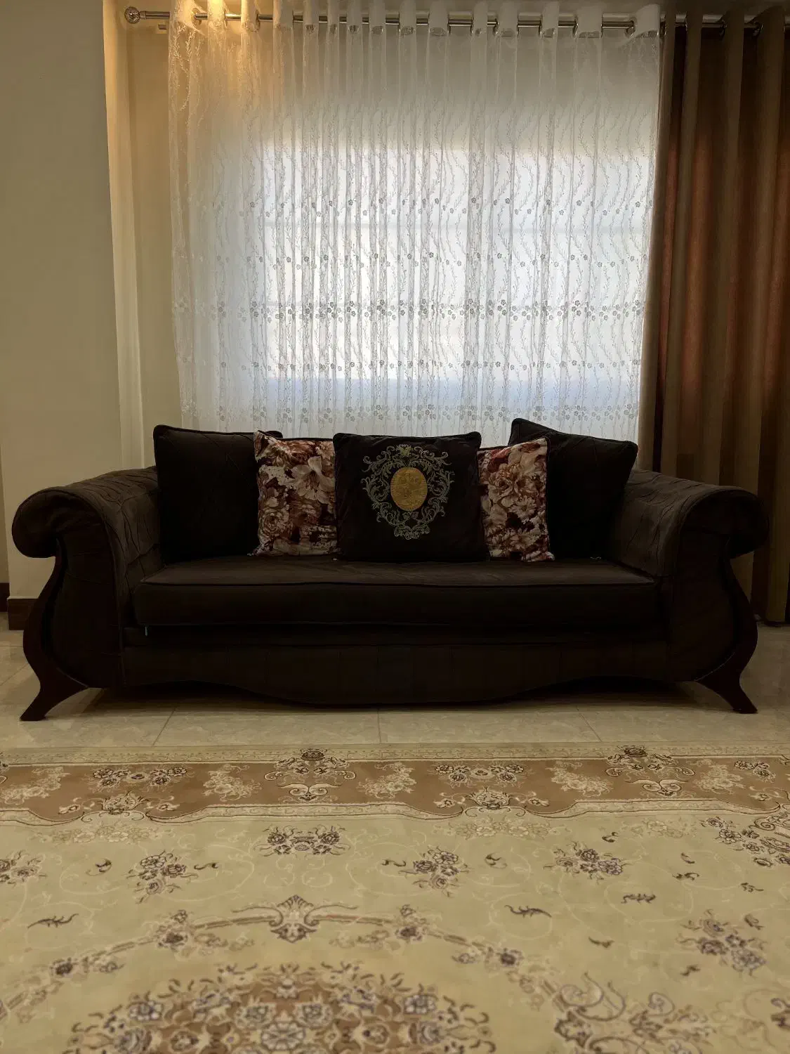 مبلمان هفت نفره|مبلمان خانگی و میز عسلی|رشت, گلسار|دیوار