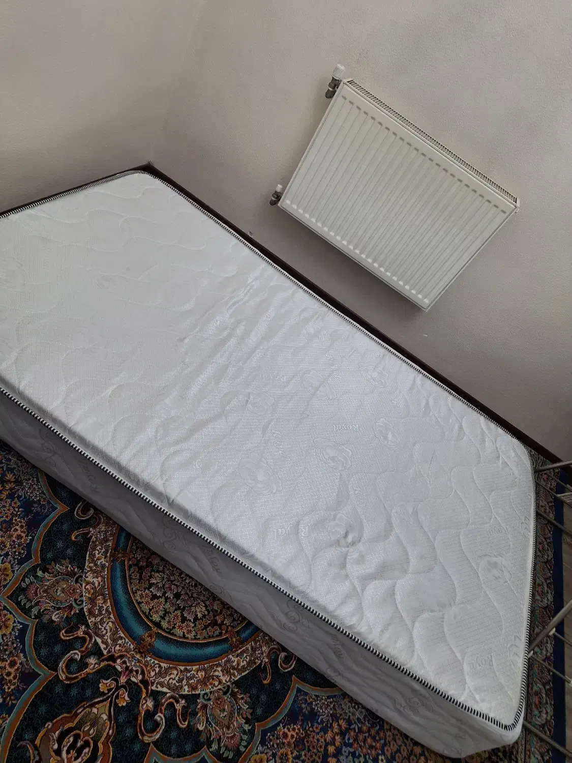 تشک تخت ۱ونیم نفره|تشک تختخواب|شاهینشهر, خانه کارگر|دیوار