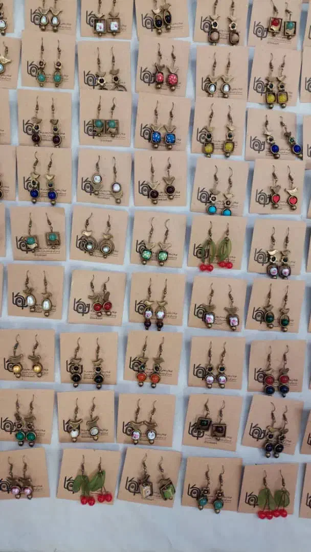 گوشواره سنتی و سنجاق گل سینه|بدلیجات|پرند, فاز ۶|دیوار