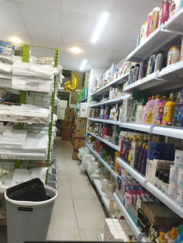 استخدام کارگر ساده در فروشگاه ظروف یکبار مصرف|استخدام خدمات فروشگاه و رستوران|شیراز, شهرک ایثار|دیوار