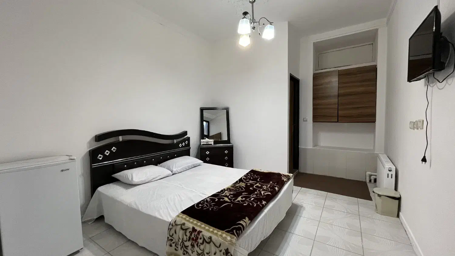 هتل کرمانیا راحت و ارزان در بالا شهر کرمان|اجارهٔ کوتاهمدت آپارتمان و سوئیت|کرمان, |دیوار