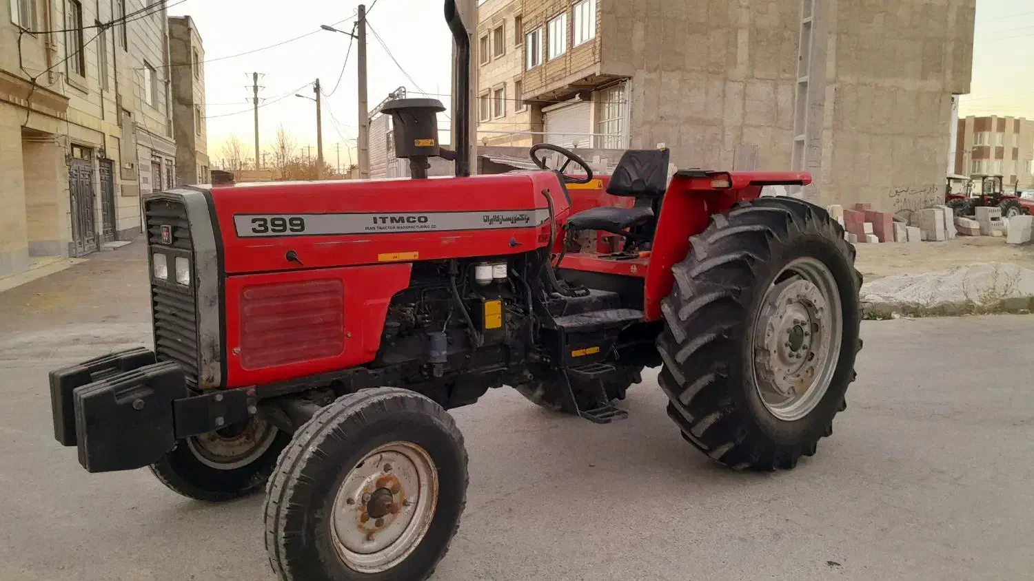 تراکتور ۳۹۹ تک مدل ۸۷ موتور پرکیز|خودرو سنگین|قروه, |دیوار