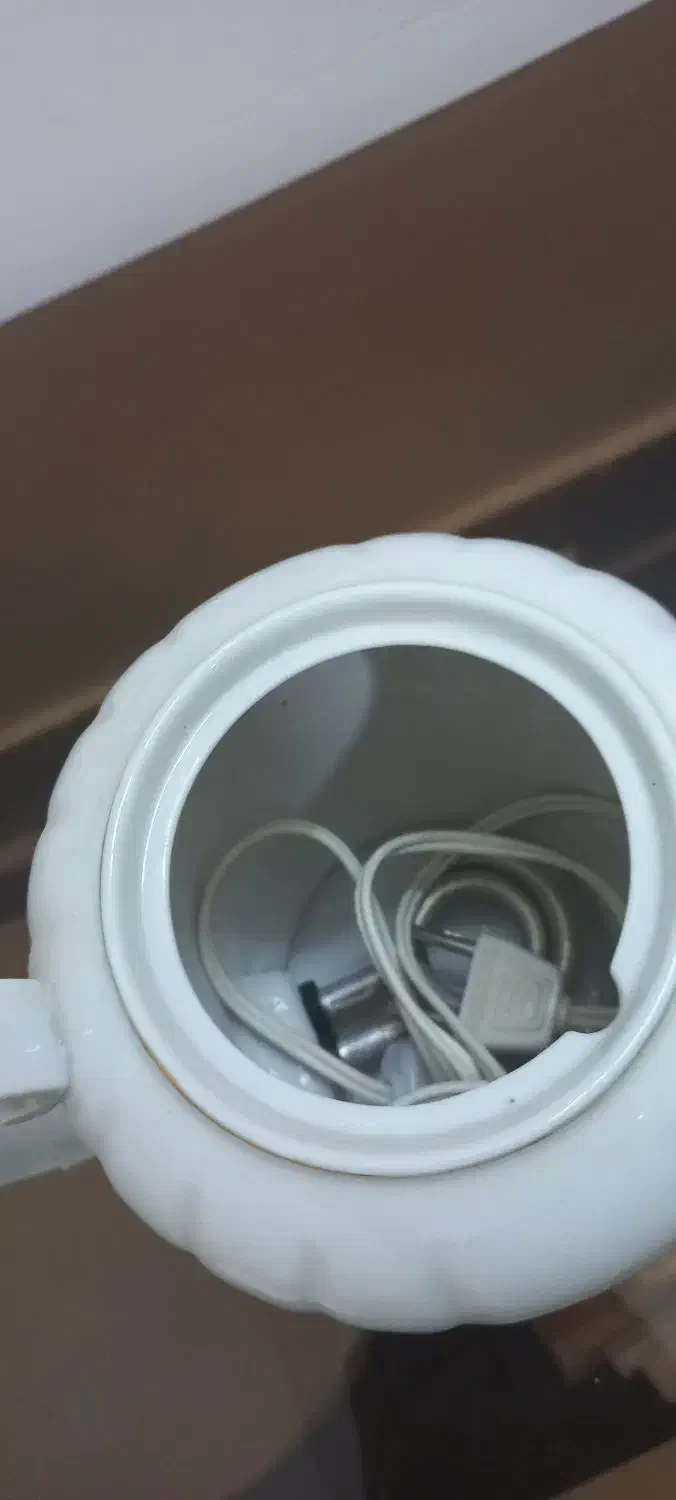 قوری برقی قدیمی|کلکسیون اشیاء عتیقه|جهرم, |دیوار