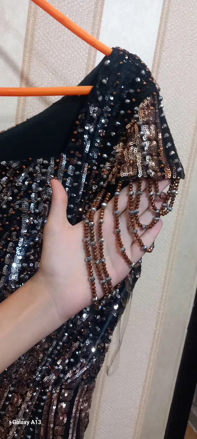 لباس مجلسی نو|لباس|بومهن, |دیوار