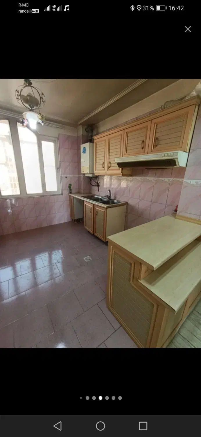 اپارتمان 72 متری تک واحدی با پارکینگ اصلی و انباری