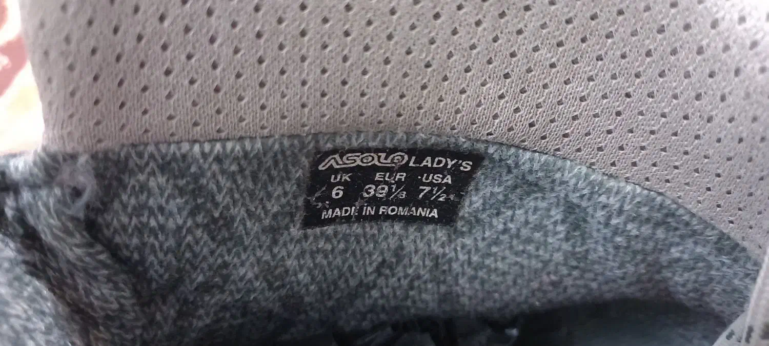 کفش کوهنوردی زنانه|کیف، کفش، کمربند|یزد, |دیوار