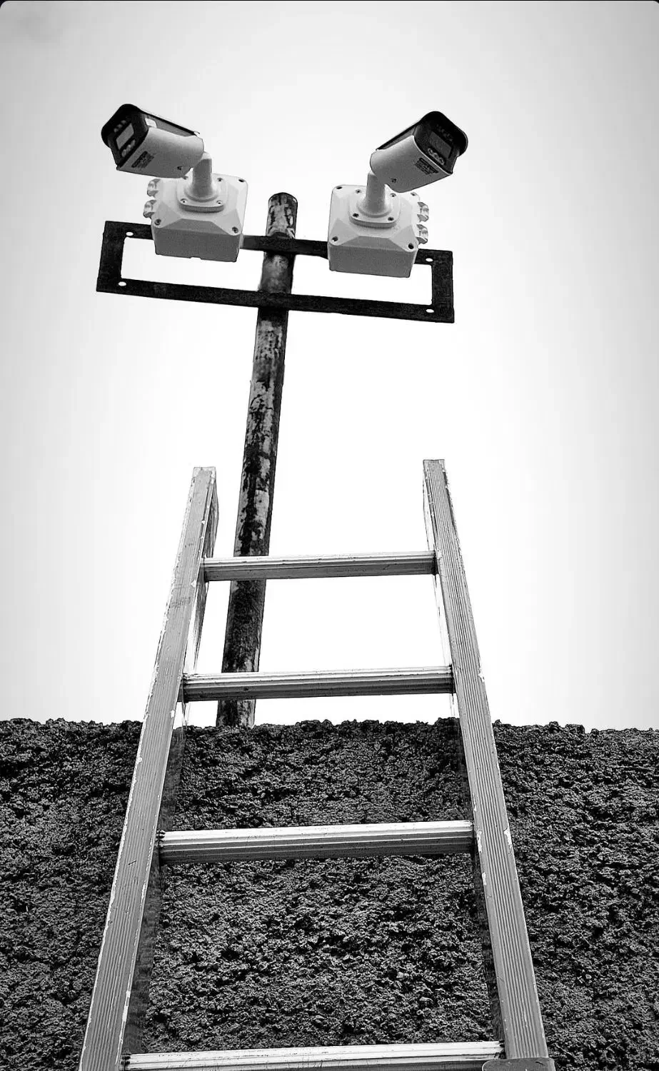 فروش و نصب دوربین مداربسته ودزدگیر اماکن|دوربین مداربسته|اهر, |دیوار