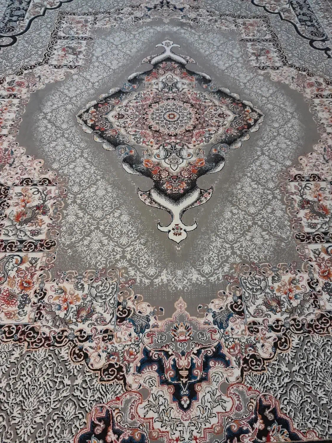 فرش ۱۲ متری در حد نو|فرش|بهبهان, |دیوار