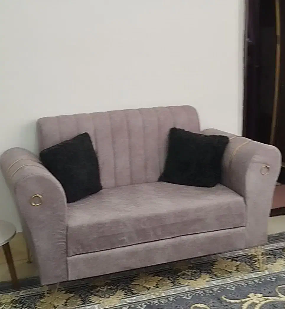 مبل در حد نو چند ماه کار     فوری|مبلمان خانگی و میز عسلی|گناباد, |دیوار