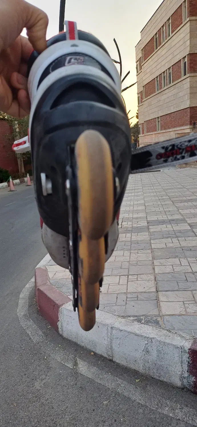 اسکیت حرفه ای قیمت ۲۹۰۰|دوچرخه، اسکیت، اسکوتر|دماوند, گیلاوند|دیوار