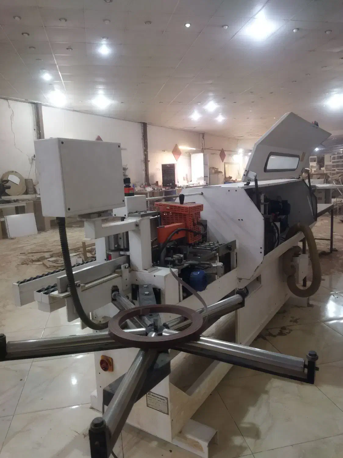 لبه چسبان معین توس|ماشینآلات صنعتی|مشهد, فریزی|دیوار