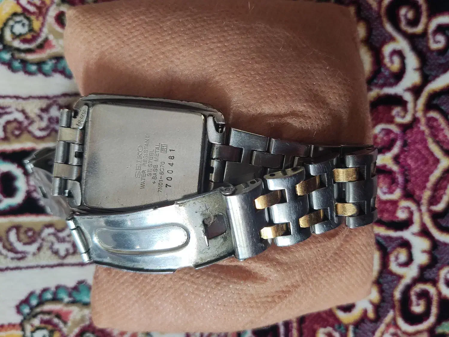 ساعت زنانه|ساعت|اندیشه, اندیشه فاز ۱|دیوار