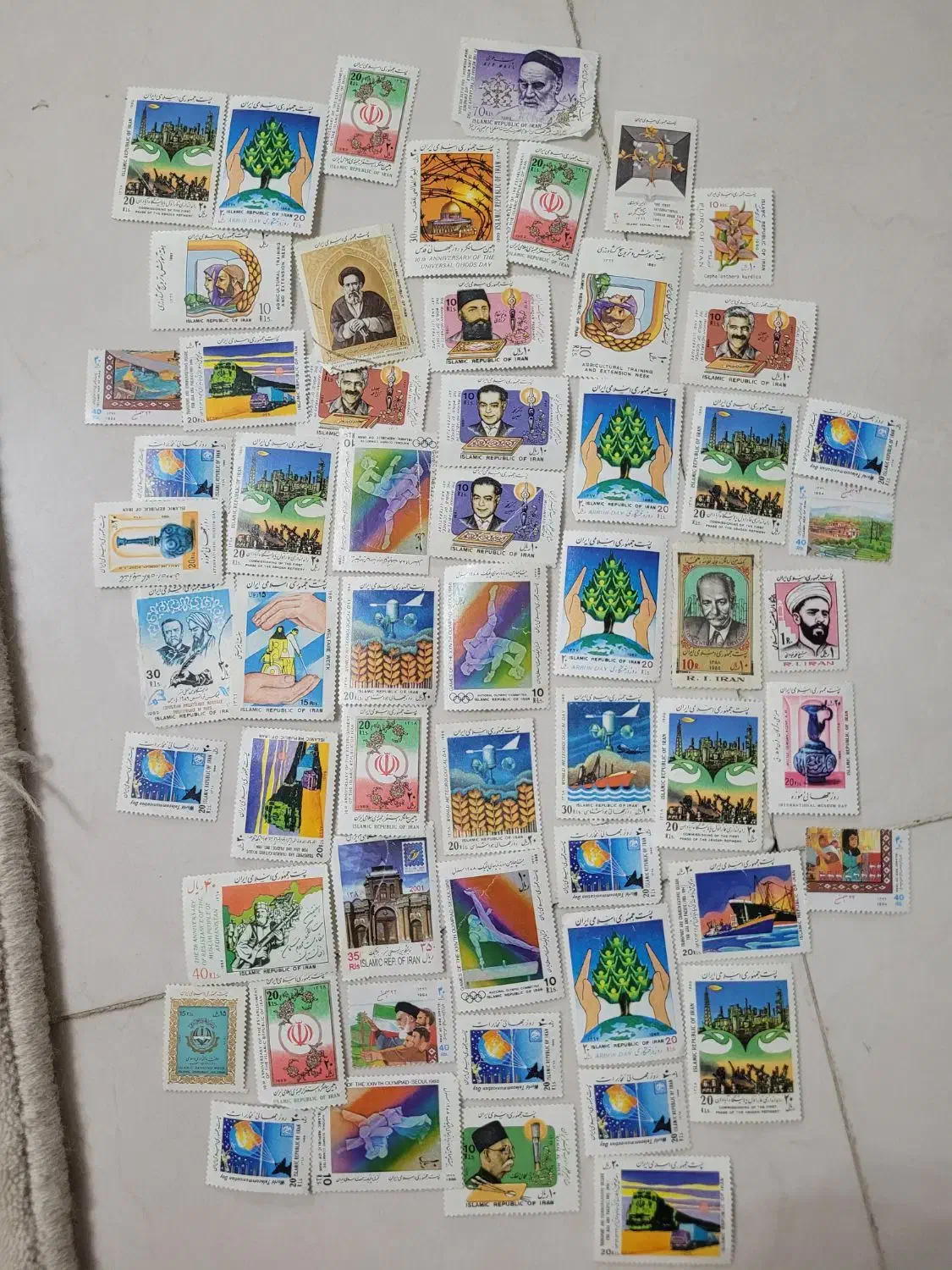 فروش تمبر قدیمی و سیخک و استند و طوری|کلکسیون سکه، تمبر، اسکناس|شیراز, احمدآباد|دیوار