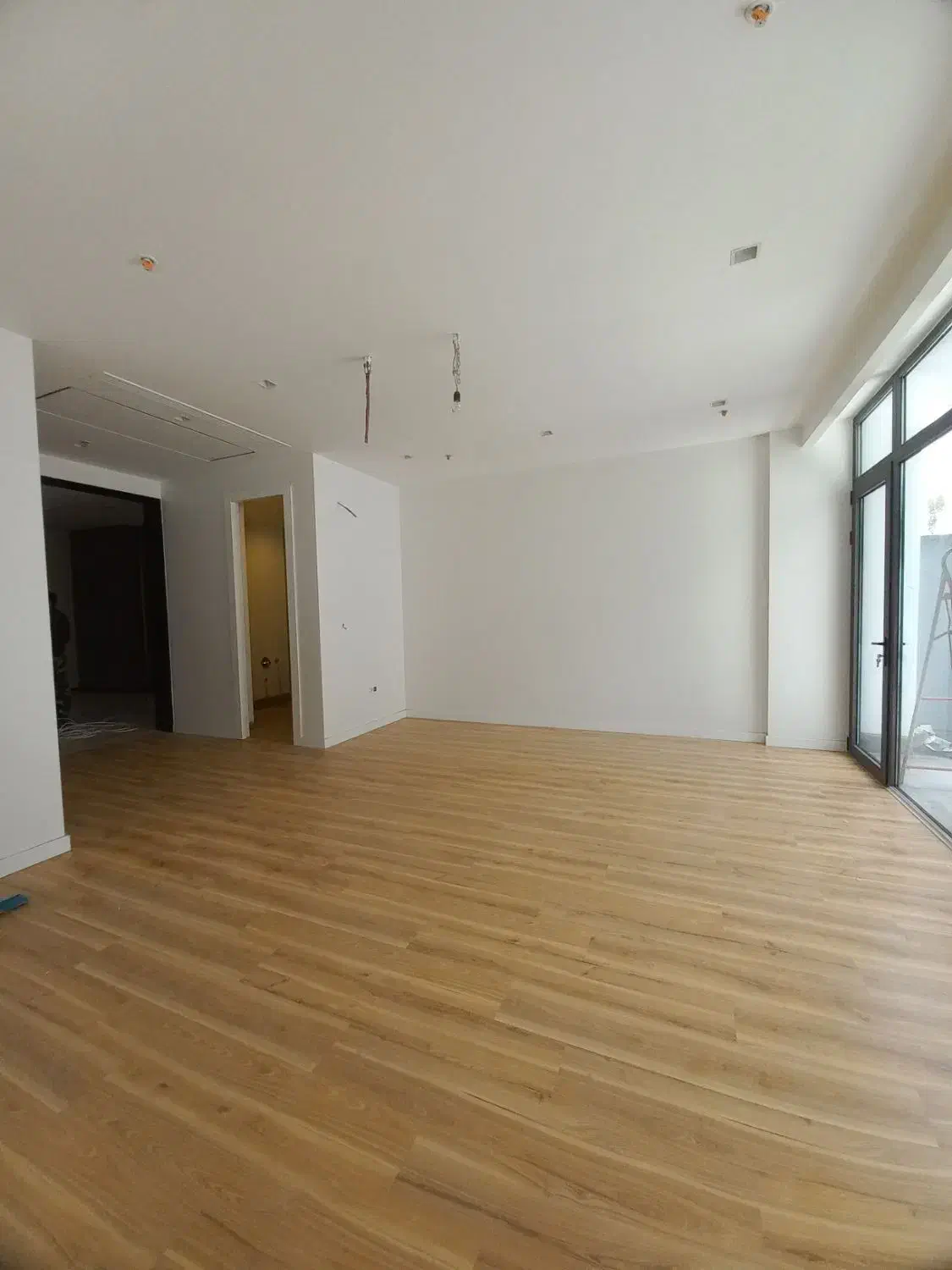 ۴۲۰متر مدرن کلید نخورده