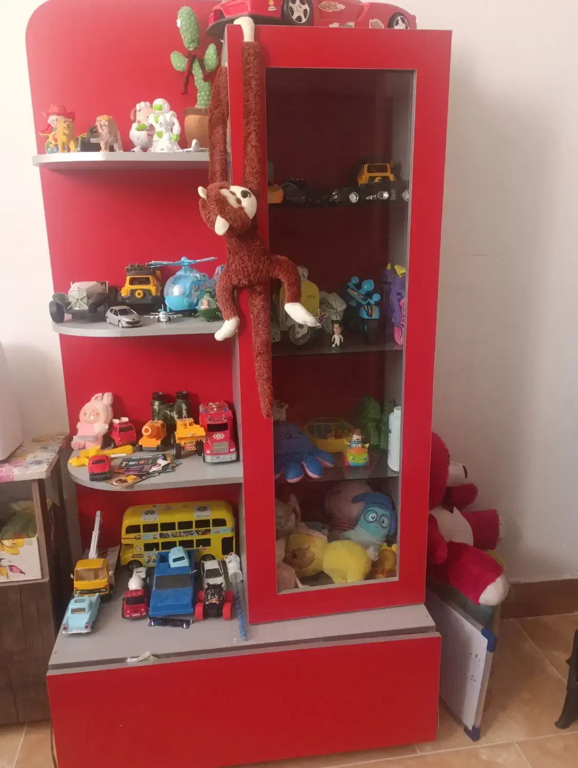 ویترین اسباب بازی|اسباب و اثاث بچه|مشهد, انقلاب|دیوار