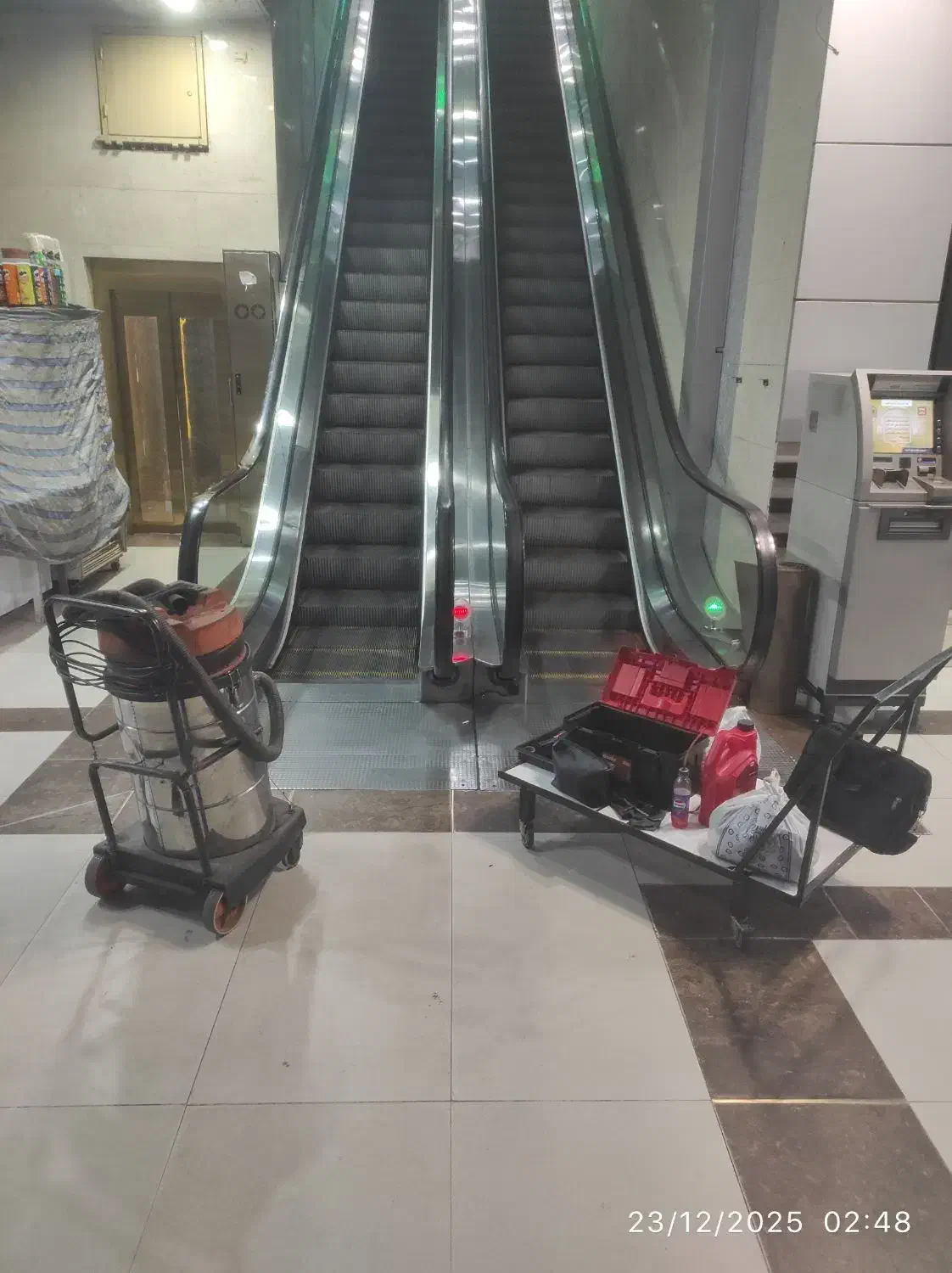 خدمات تخصصی پله برقی|خدمات پیشه و مهارت|تبریز, |دیوار