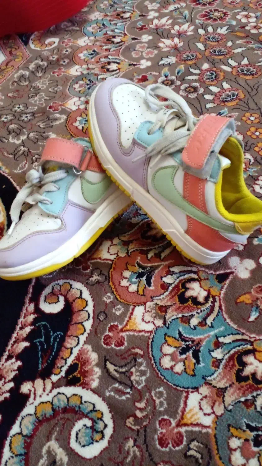 کتونی دخترانه وپسرونه(اسپرت) و لباس دخترانه|کفش و لباس بچه|سمنان, |دیوار