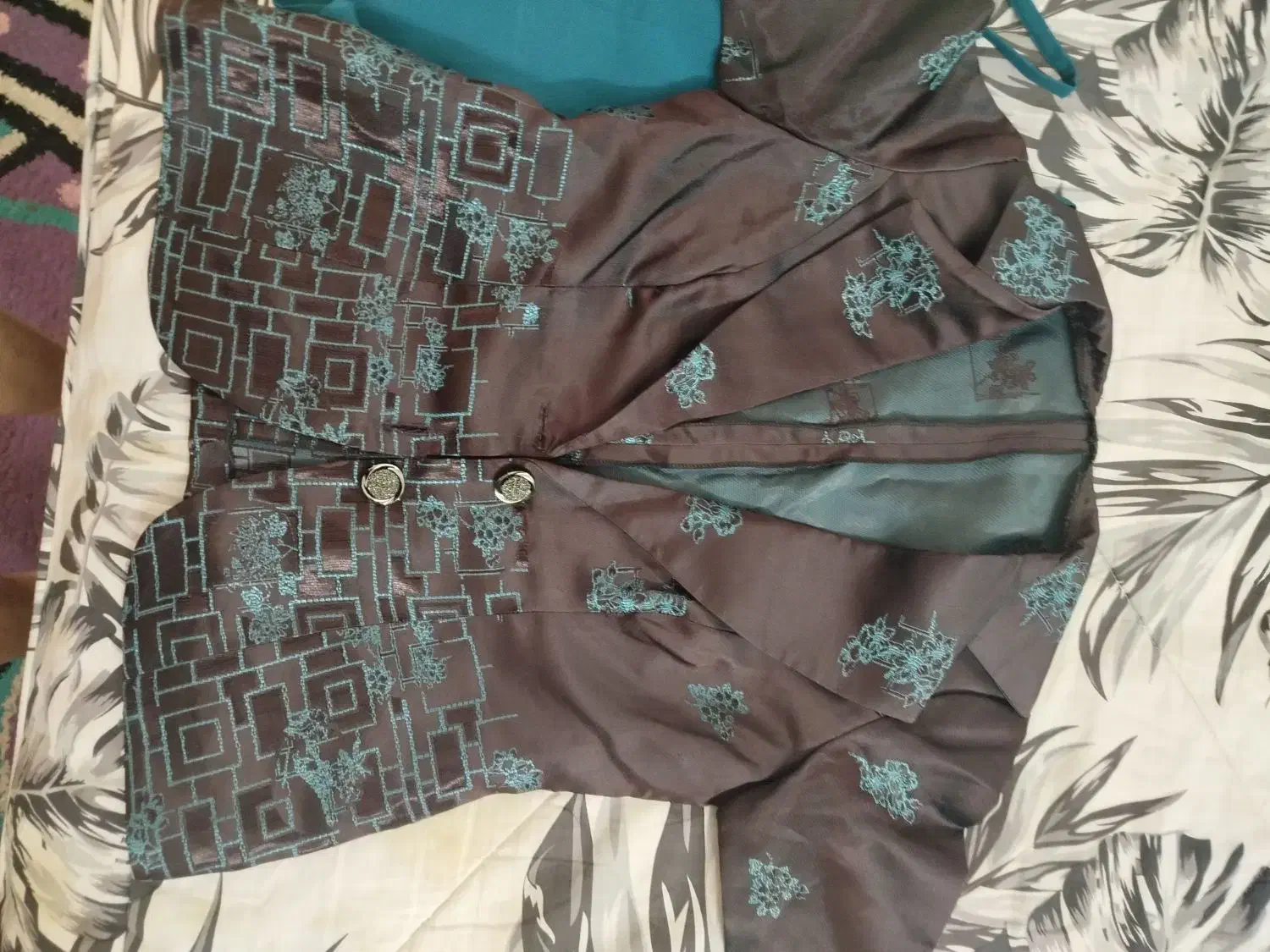 کت دامن|لباس|مشهد, کوشش|دیوار