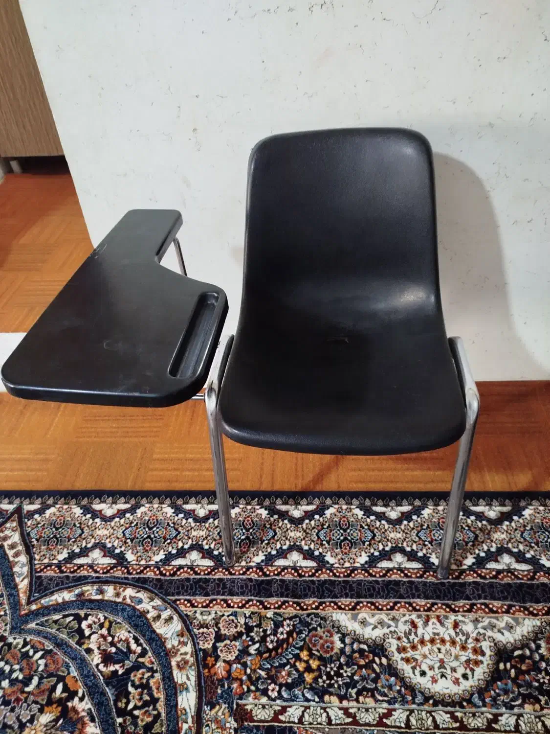 صندلی دانشجو|صندلی و نیمکت|گلستان (تهران), |دیوار