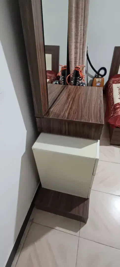 سرویس خواب دونفره|تخت و سرویس خواب|چهارباغ, |دیوار