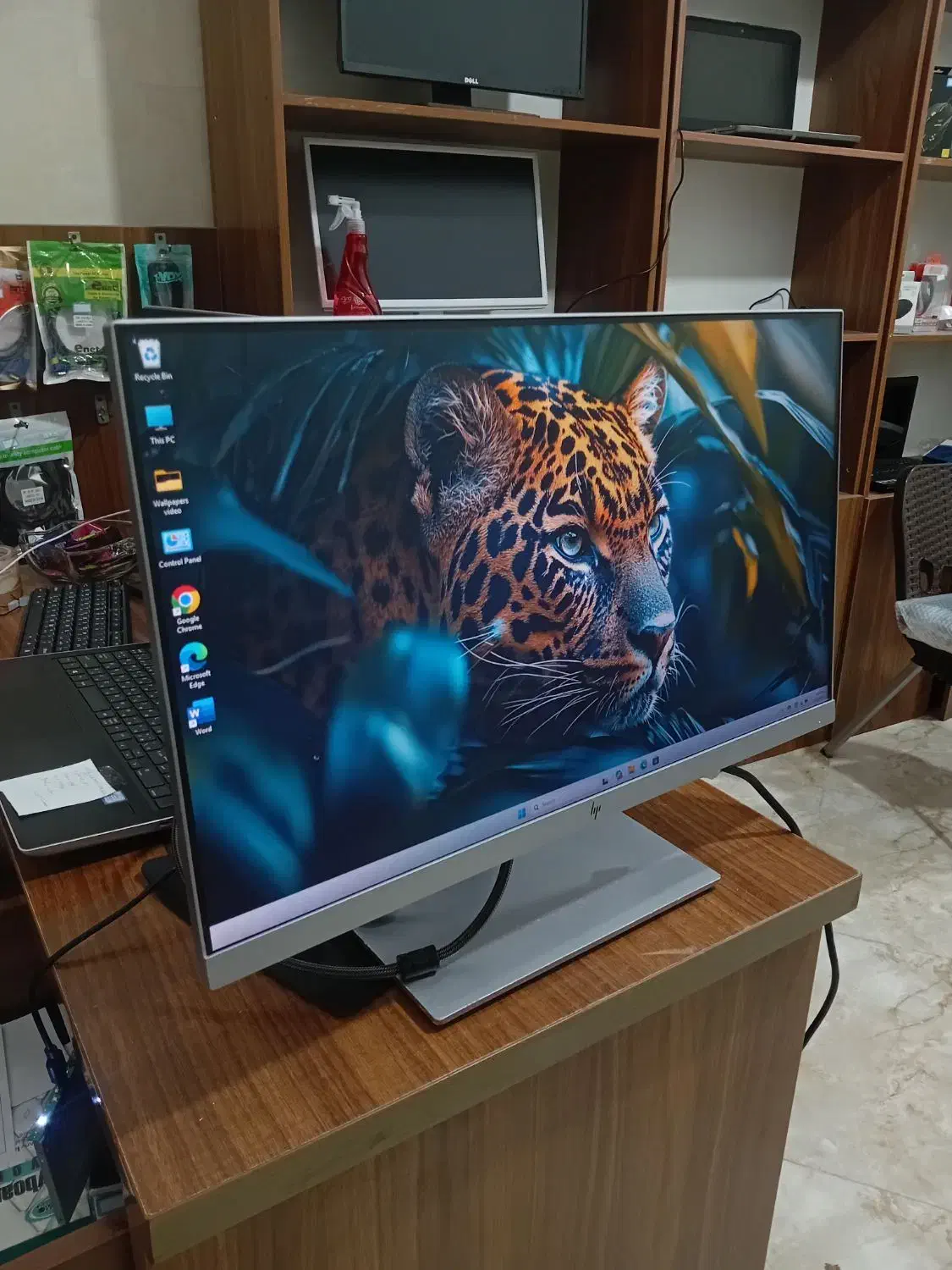 مانیتور ۲۴ اینچ فریم لس برند HP|قطعات و لوازم جانبی رایانه|بابل, |دیوار