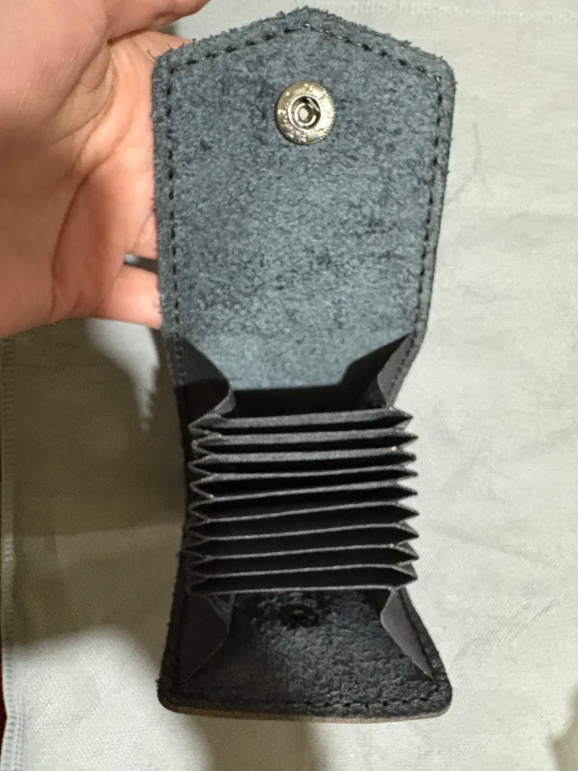 متنوع و‌ زیبا|کیف، کفش، کمربند|اردبیل, |دیوار