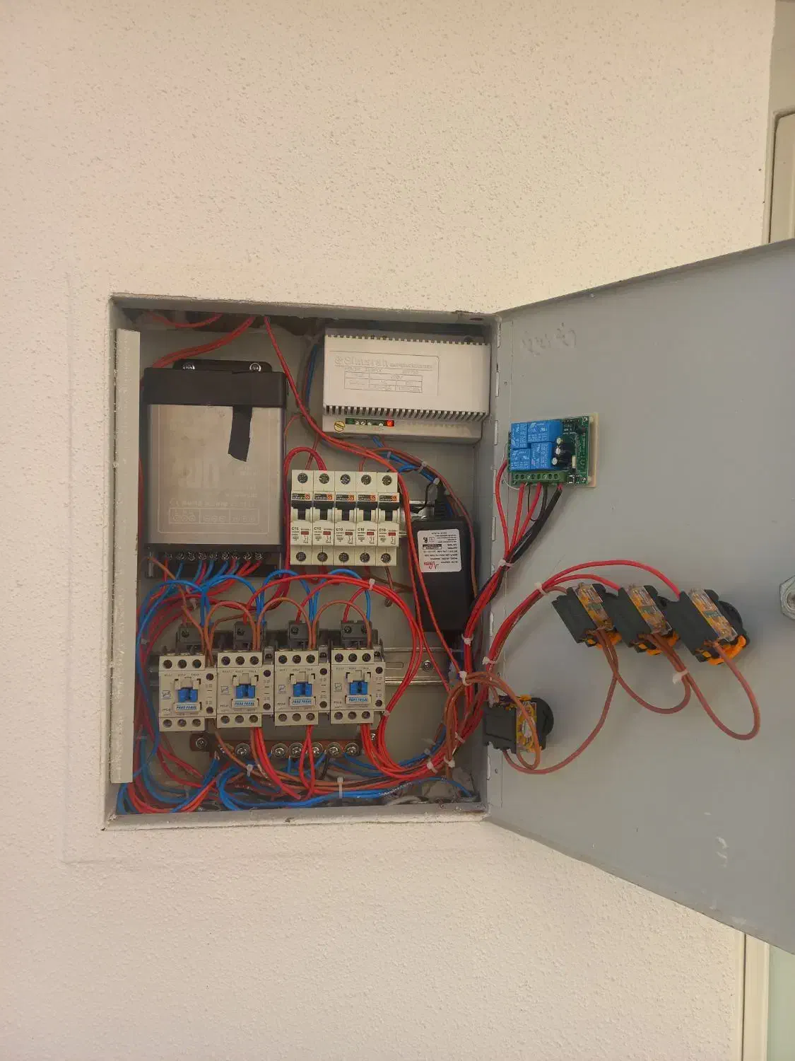 برق کاری انجام پروژه های الکتریکی|خدمات پیشه و مهارت|نیشابور, میدان حافظ|دیوار