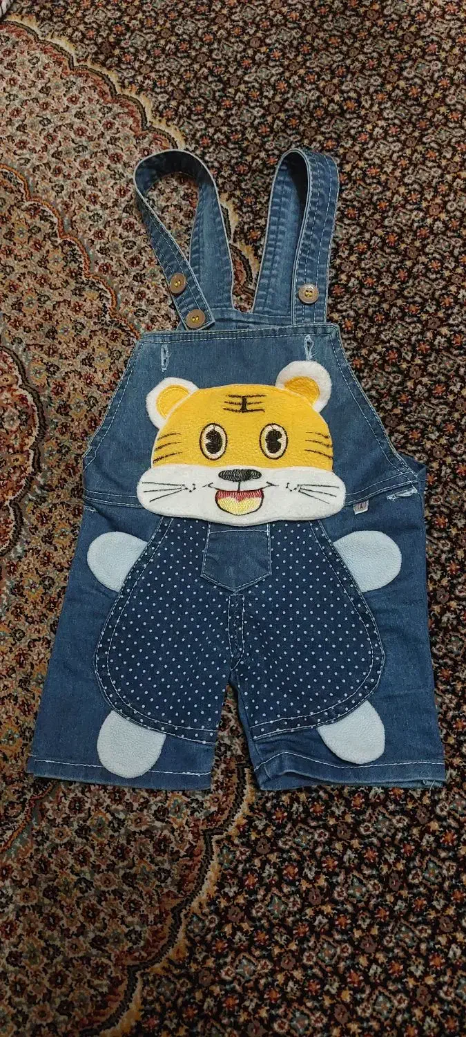 چند عدد لباس دخترانه تمیز ودر حد نو|کفش و لباس بچه|تبریز, |دیوار