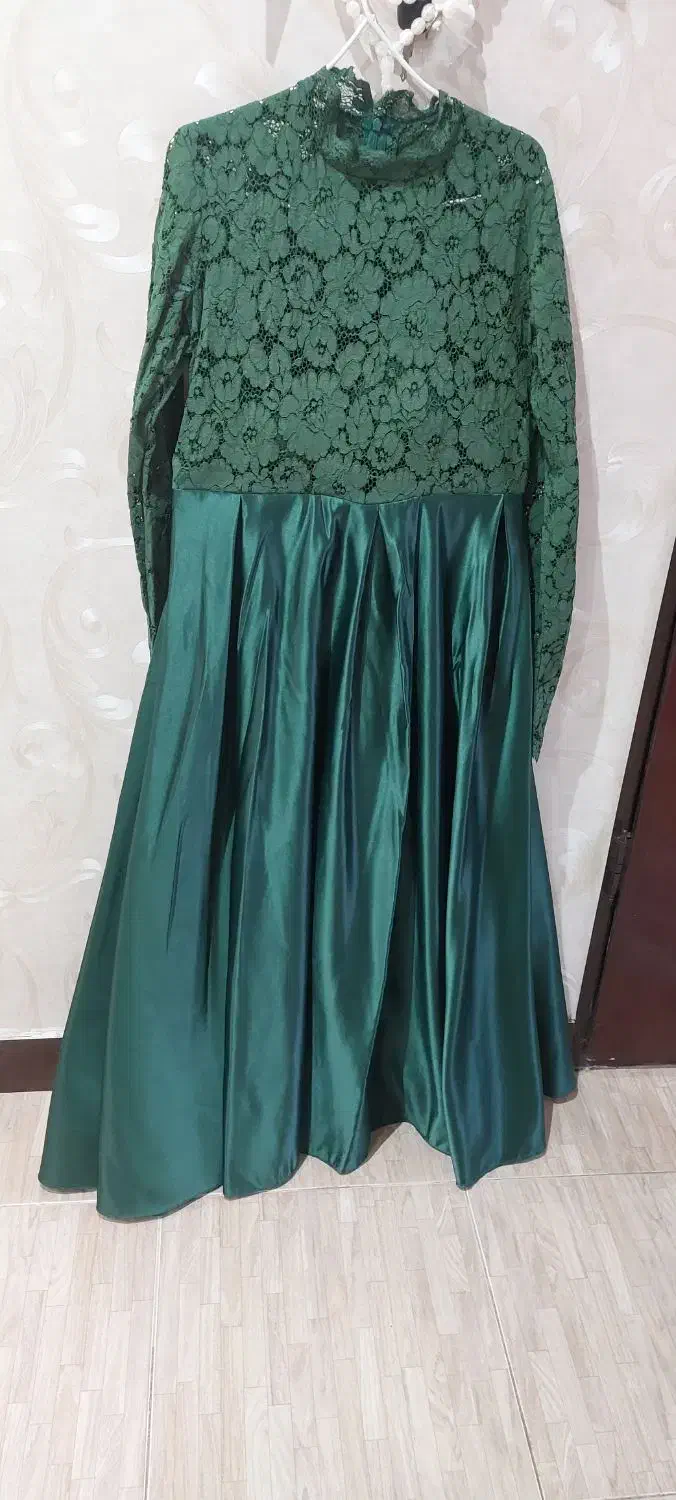 لباس مجلسی|لباس|سنگر, |دیوار