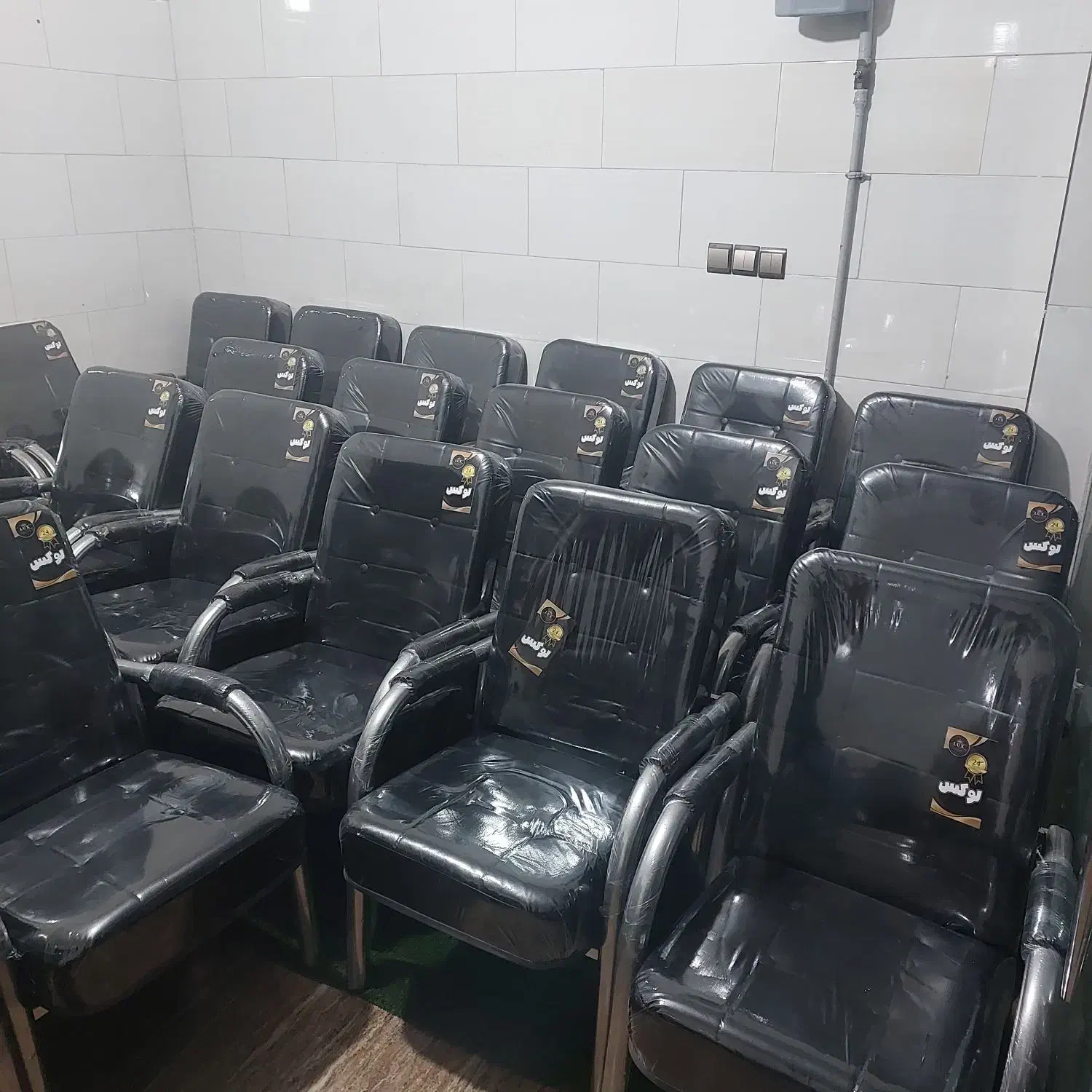 صندلی انتظار 9 دکمه|صندلی و نیمکت|ورامین, خیر آباد|دیوار