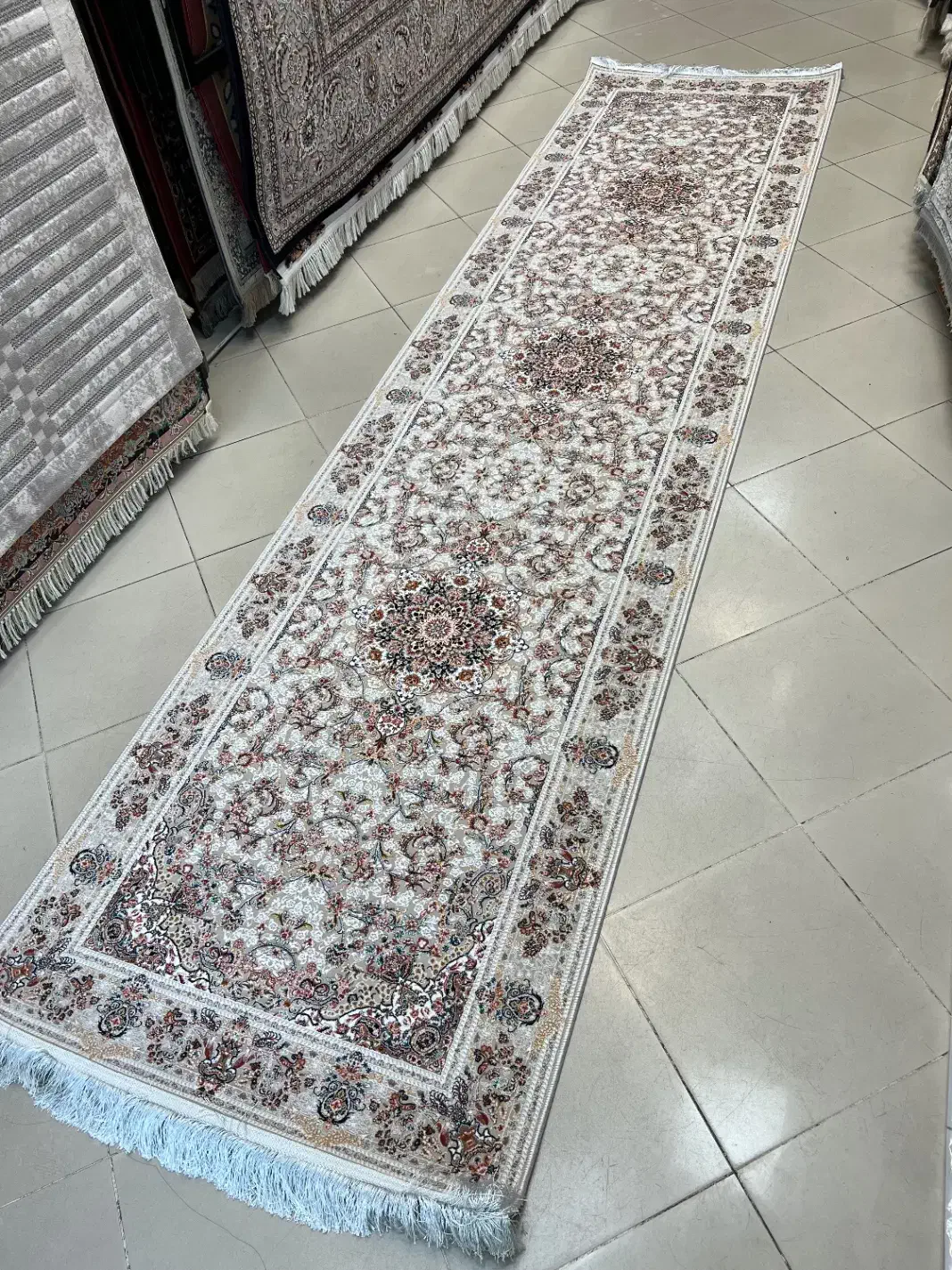 فرش کناره حاضری موجود در هر سایزی (ریز بافت تبریز)|فرش|تبریز, |دیوار