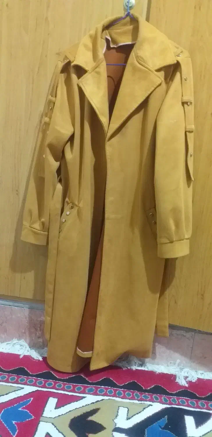 پالتو|لباس|یاسوج, |دیوار