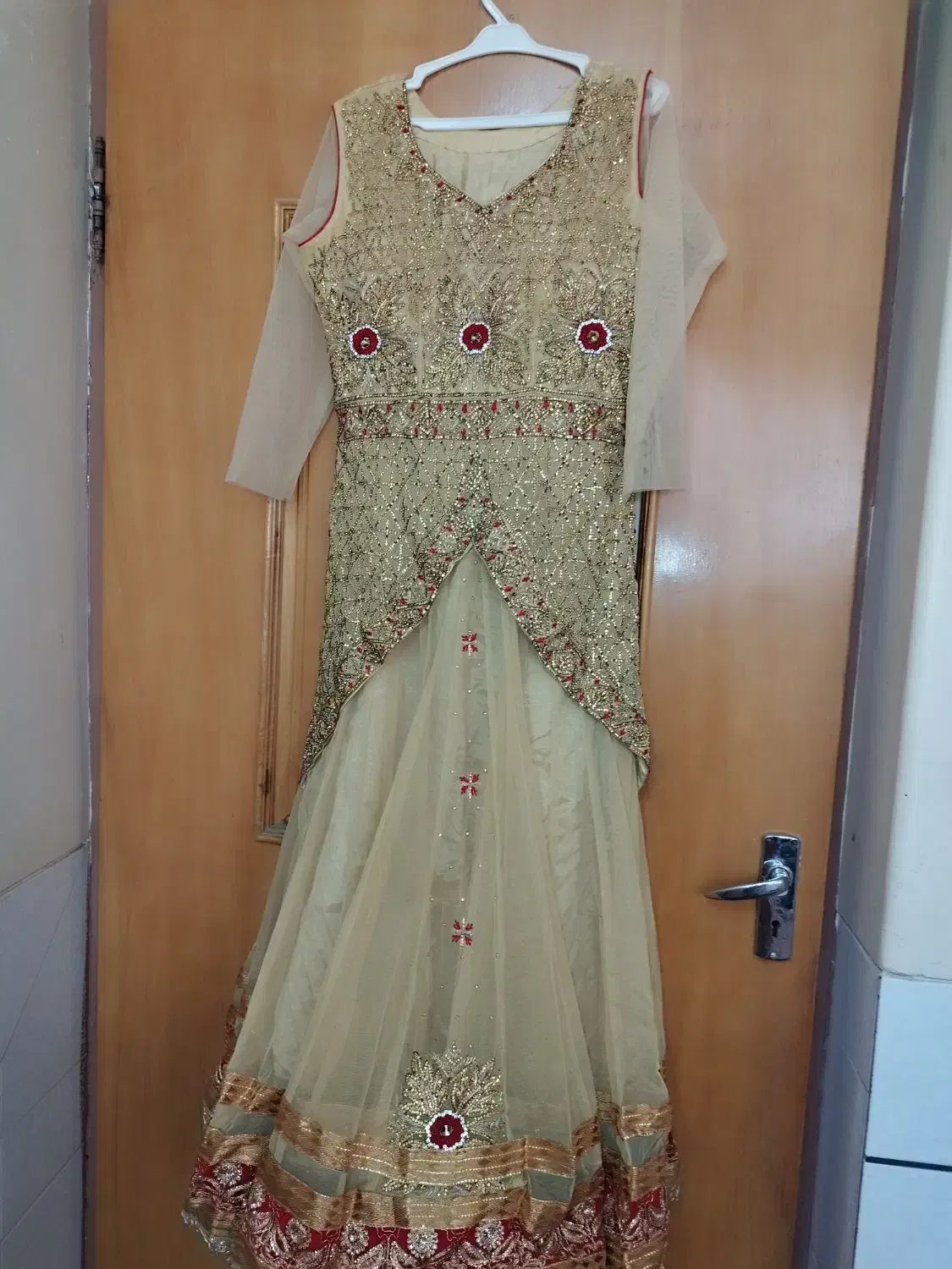 لباس محلی و ساری هندی|لباس|مبارکه, |دیوار