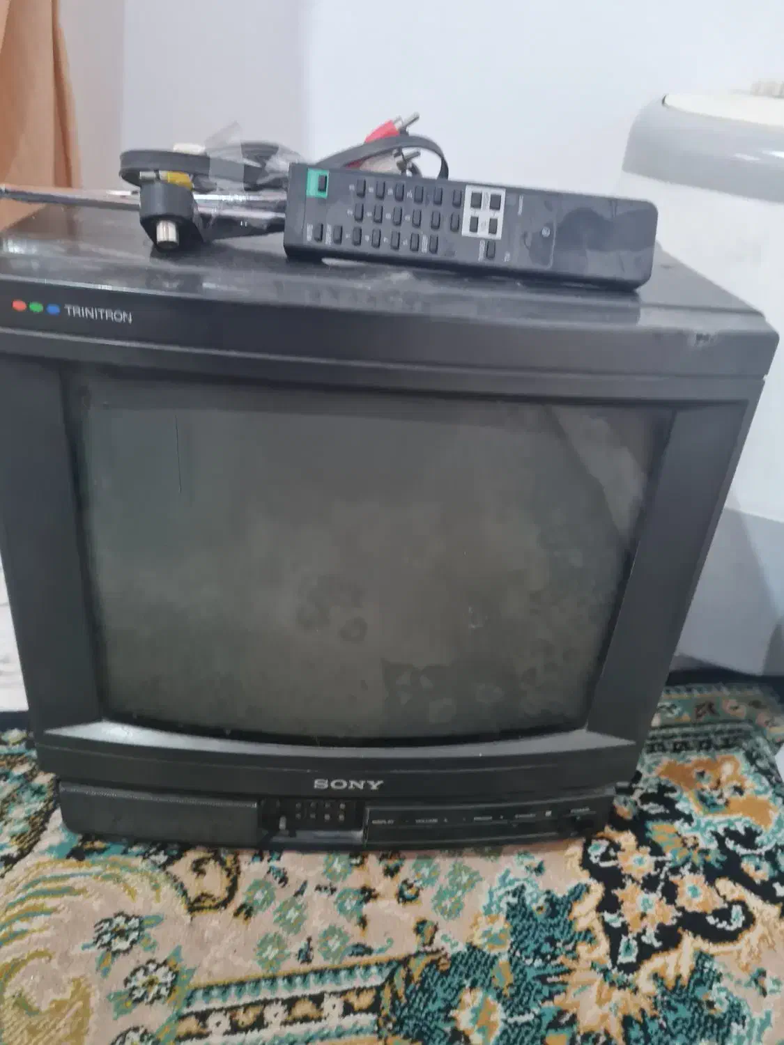 تلوزیون ۱۴ اینچ سونی اصل ژاپن باغ ویلا نگهبانی|تلویزیون و پروژکتور|چالوس, |دیوار