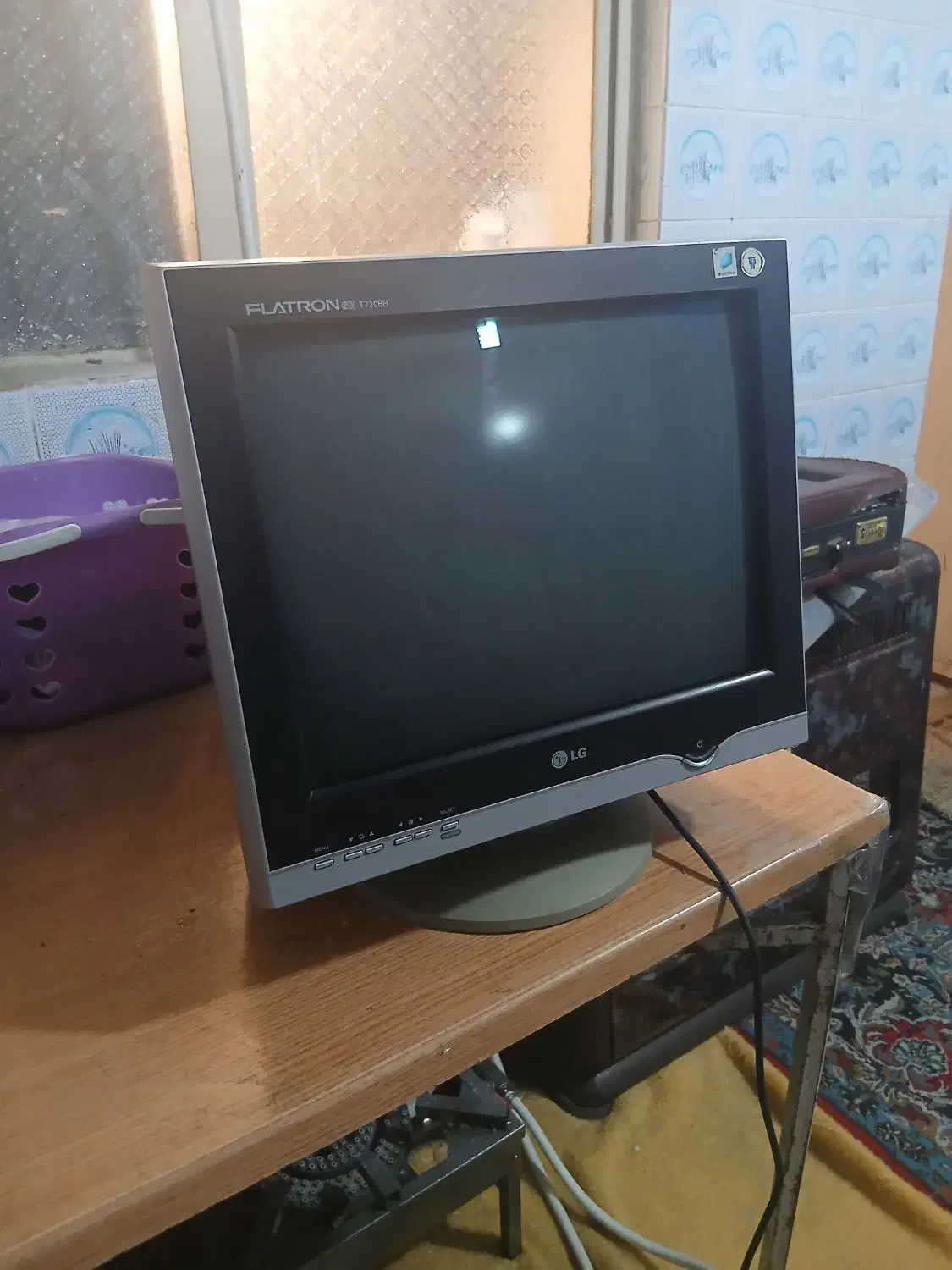 مانیتور سالم  فقط 500|قطعات و لوازم جانبی رایانه|مشهد, امیر آباد|دیوار