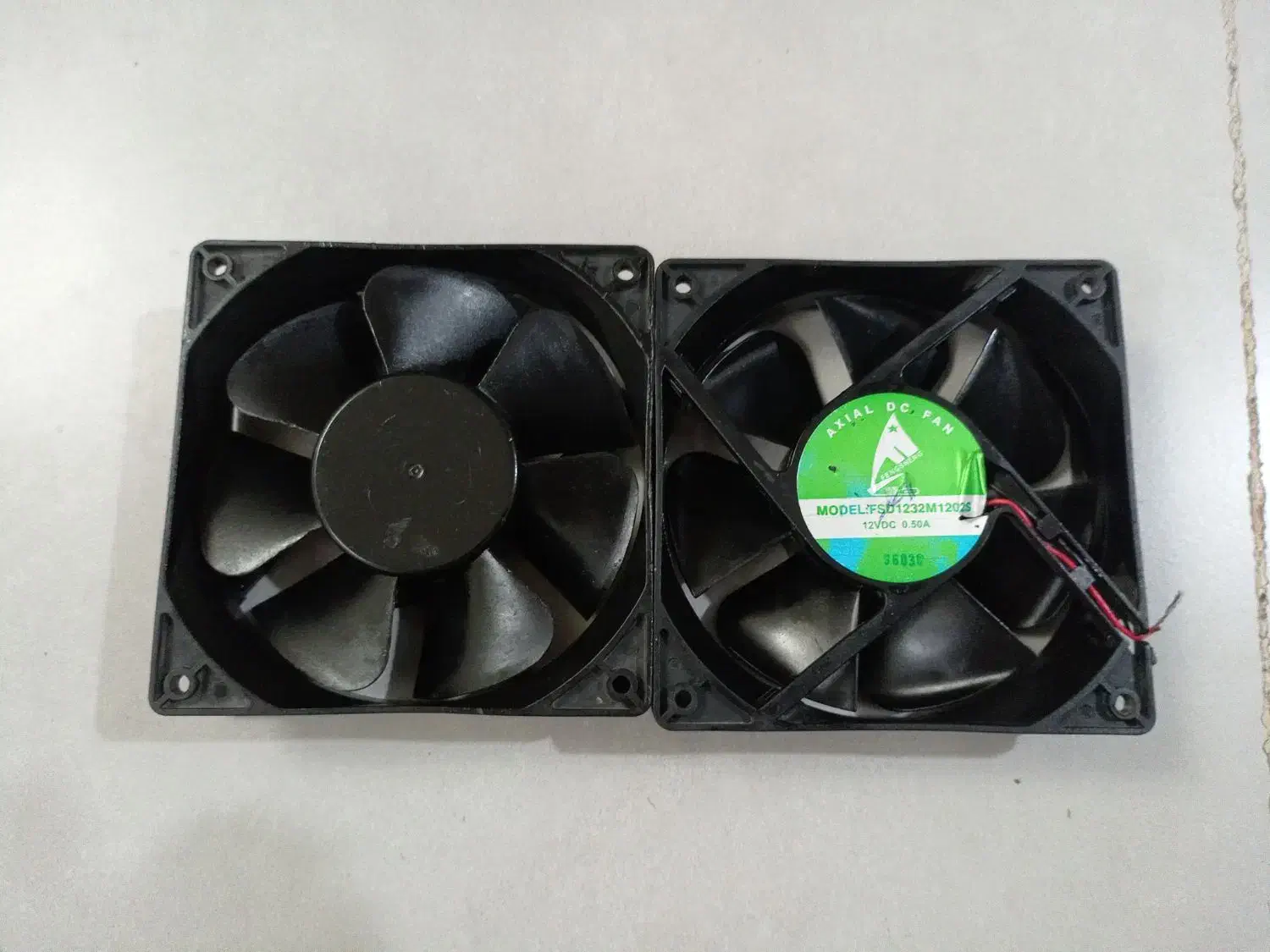 دو عدد فن ۱۲ ولت|قطعات و لوازم جانبی رایانه|سیرجان, |دیوار