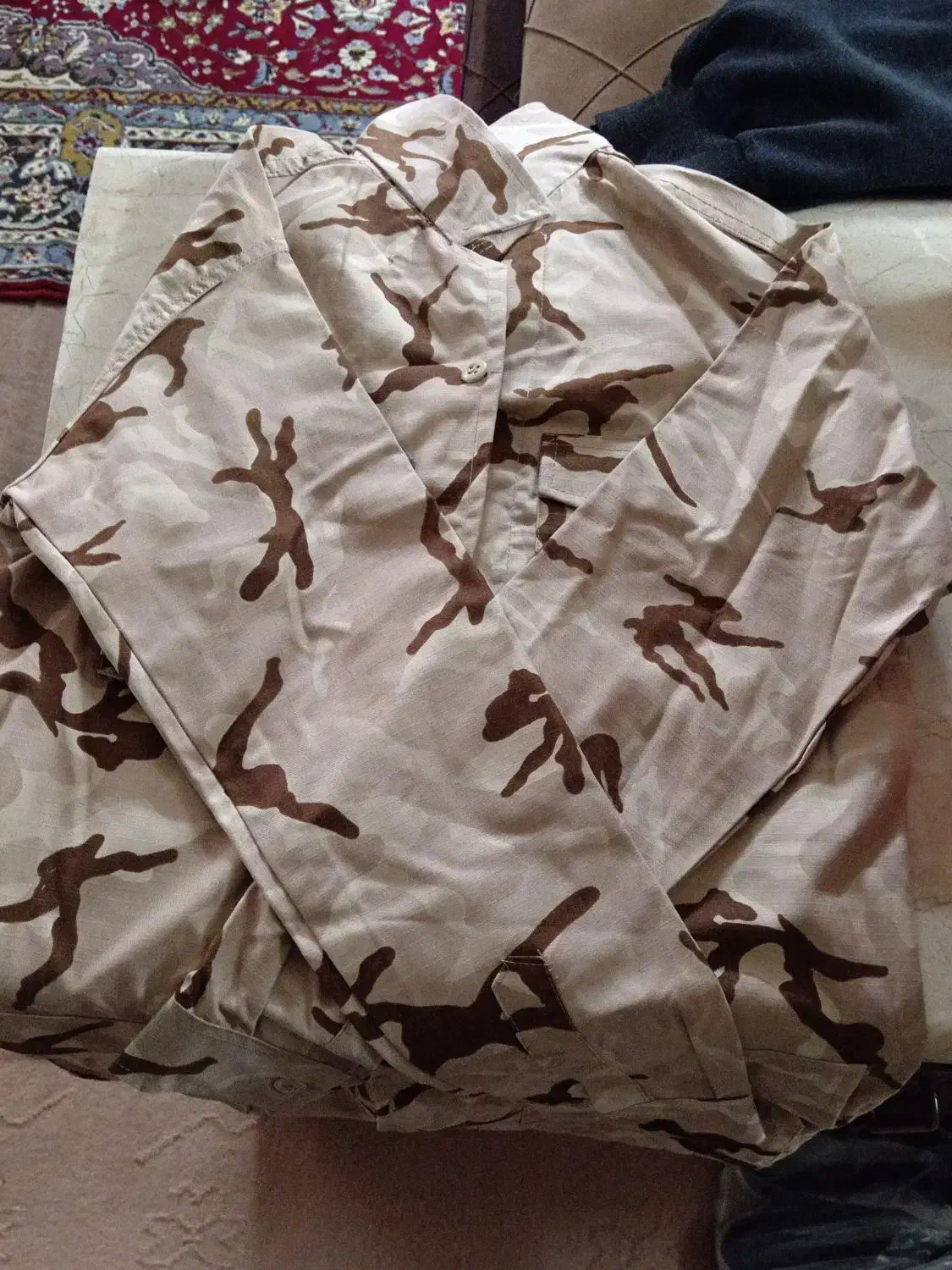 لباس خدمت (سپاه)|لباس|مشهد, امامیه (شهرک غرب)|دیوار