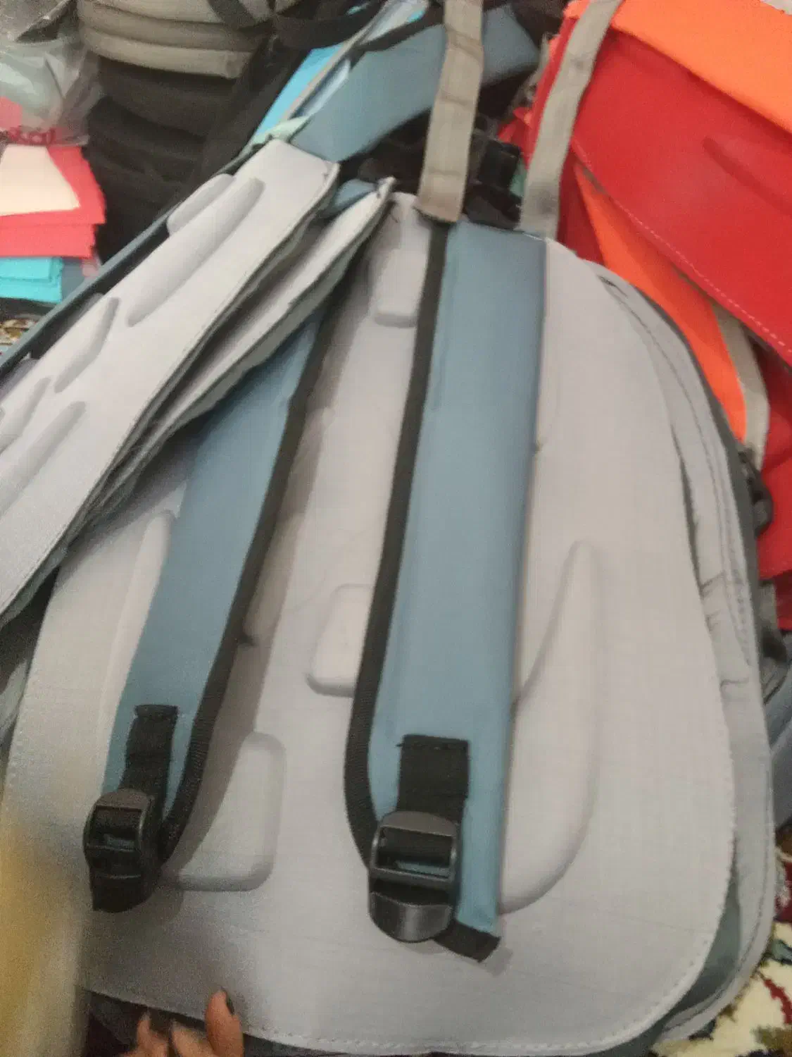 کیف|کیف، کفش، کمربند|آبسرد, |دیوار