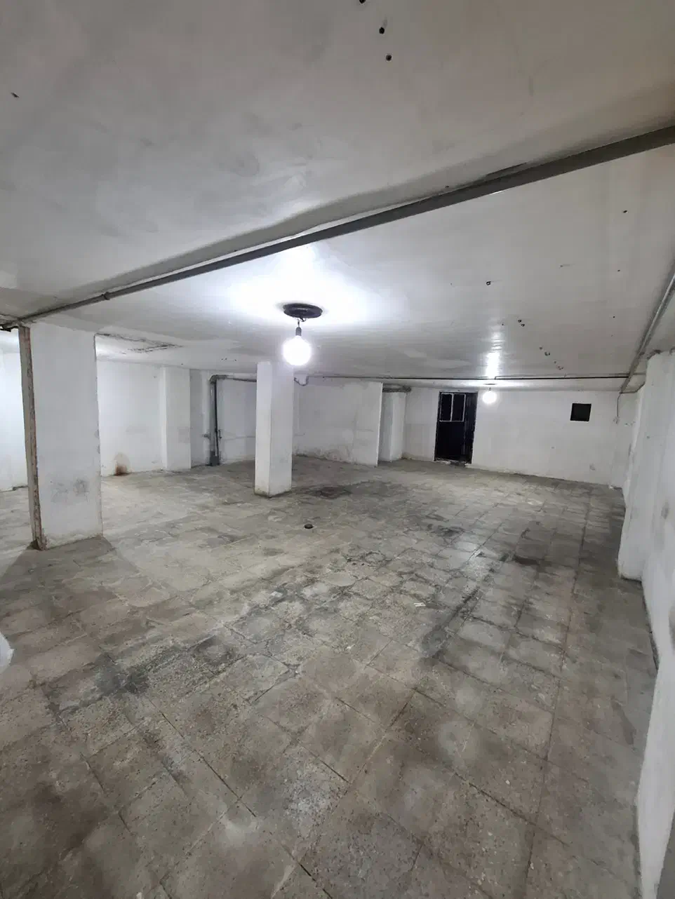 اجاره پارکینگ۱۰۰ متری  در شهرک صادقیه نعمت آباد