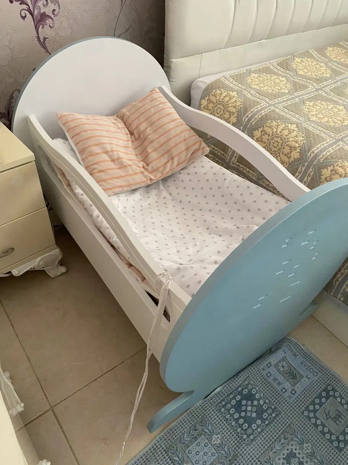 گهواره چوبی|تخت و صندلی بچه|قم, سالاریه|دیوار